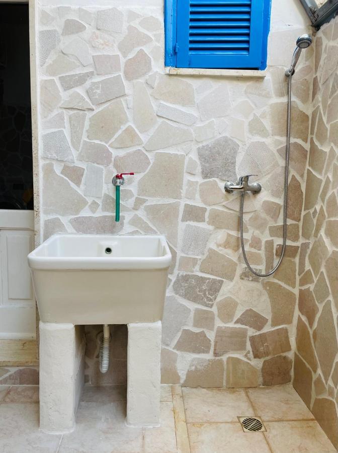 Lovely 2 Bedroom Rental Unit,Patio And Close Beach San Pietro in Bevagna Exteriör bild